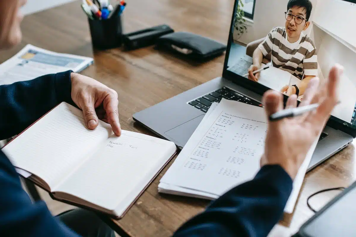 Les clés d’une communication efficace avec les enseignants